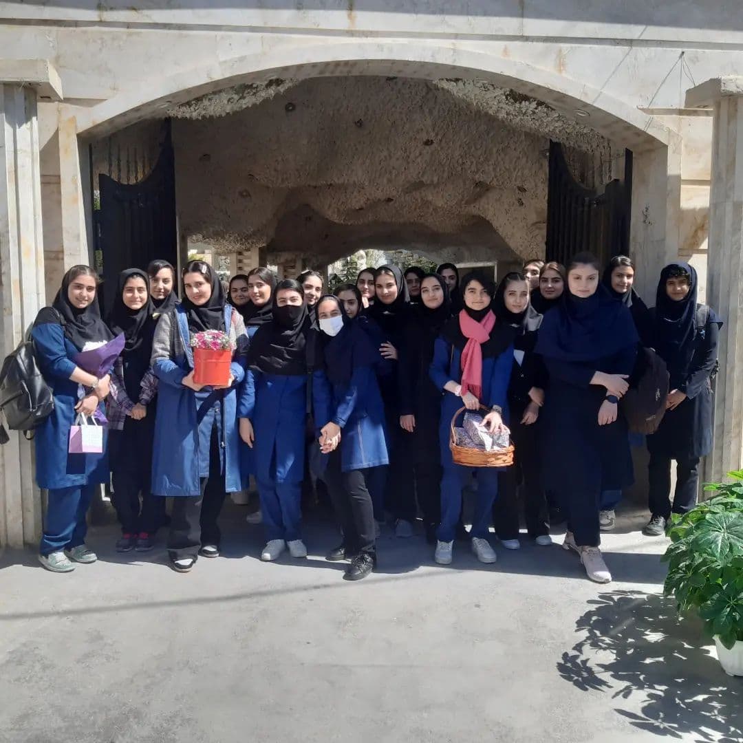  دبیرستان دخترانه غیردولتی البرز